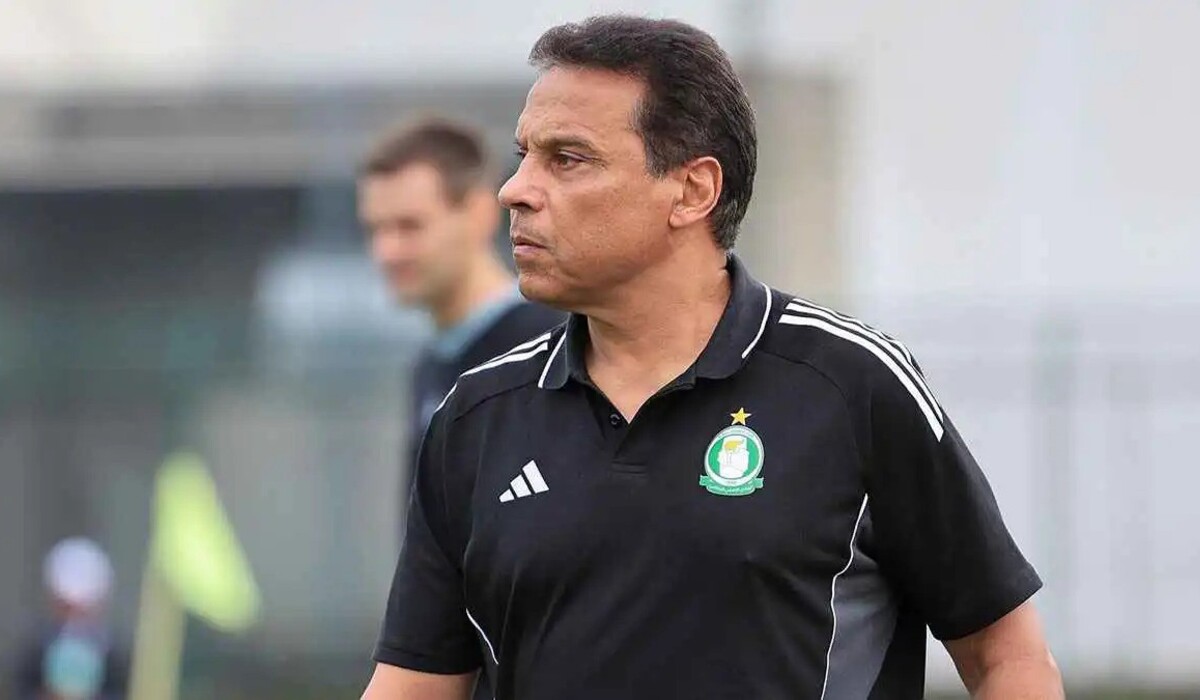 بعد أنباء عودته للأحمر... أهلي طرابلس يتمسك ببقاء البدري