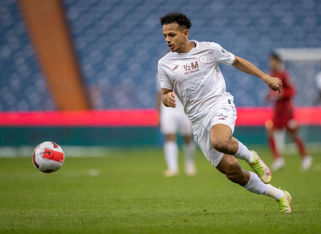 الهلال ينافس الأهلي على ضم تركي العمار لاعب القادسية