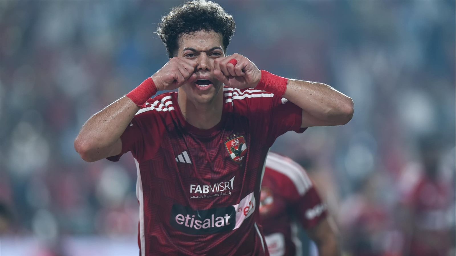 قلق في الأهلي بعد أنباء توقيع إمام عاشور مع وكيل وسام أبو علي