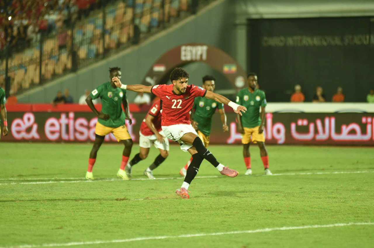 سيتي يؤكد غياب مرموش عن لقاء مانشستر يونايتد
