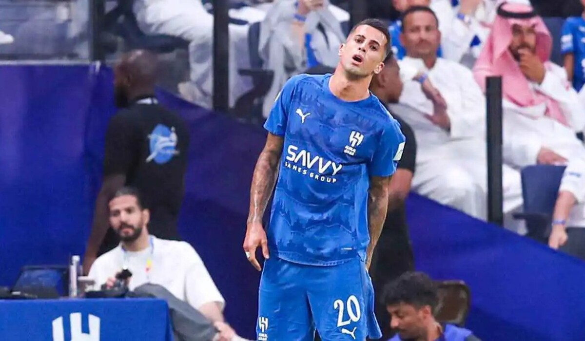 ضربة مؤلمة للهلال قبل موقعة الأهلي في الدوري السعودي