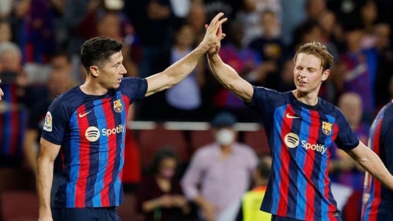 ديكو يتحدث عن مستقبل نجمي برشلونة