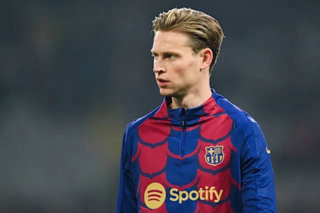 برشلونة يقترب من تجديد عقد دي يونج
