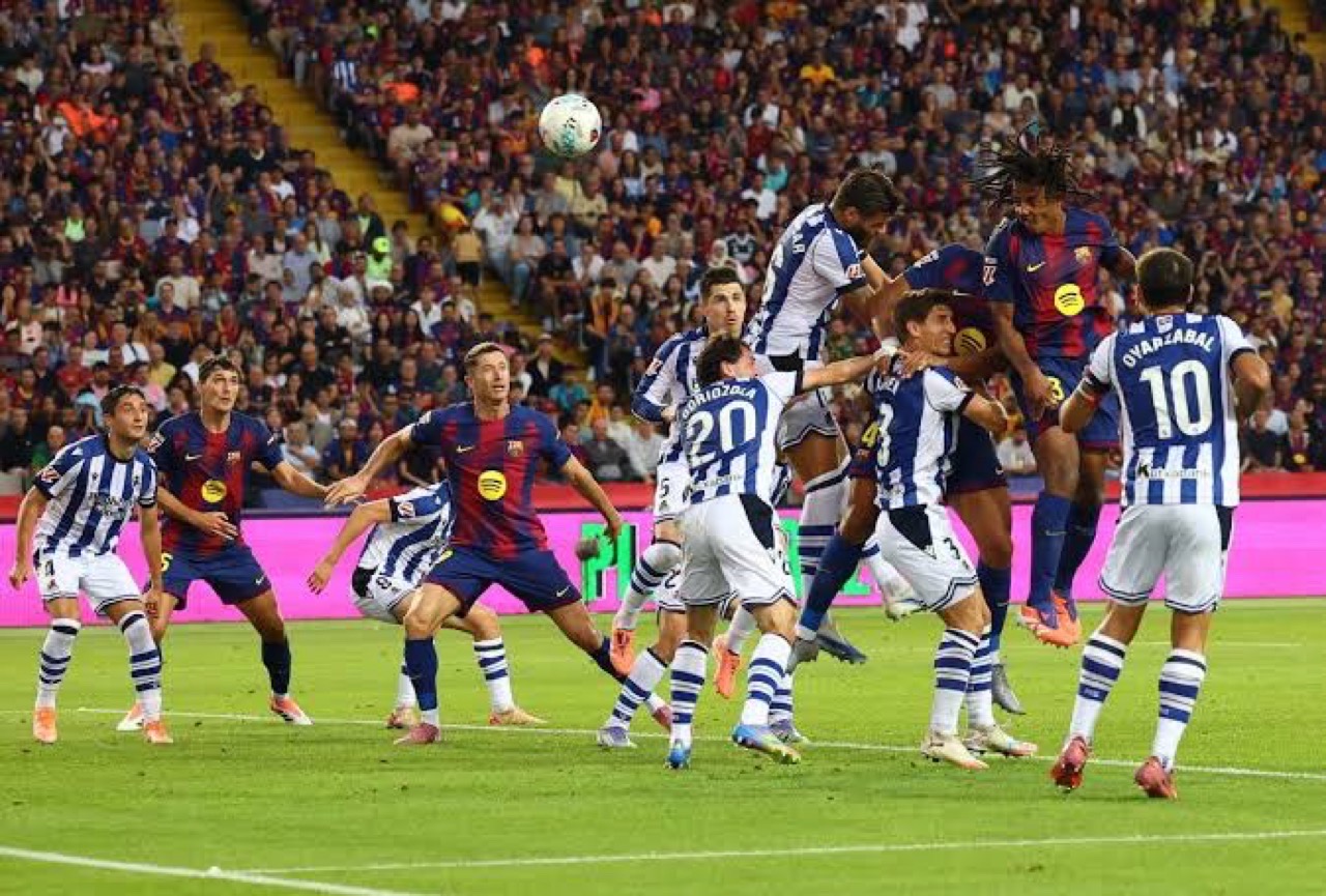 برشلونة ينتزع صدارة الليجا بفوز صعب على سوسييداد 