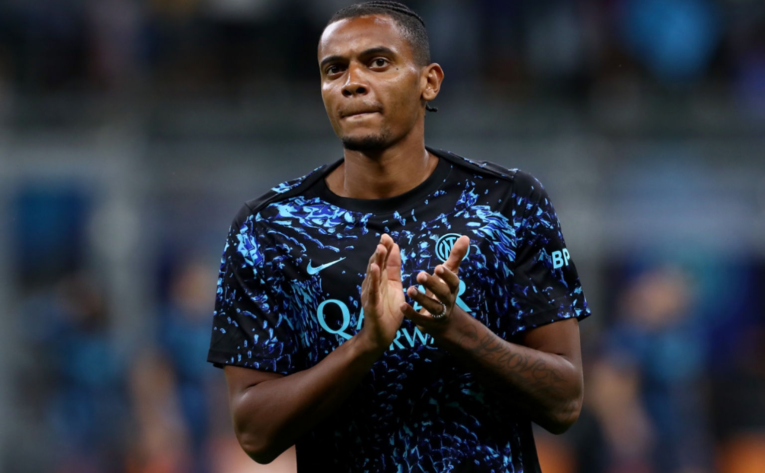 إنتر يقرر ضم أكانجي بصفقة إنتقال دائم