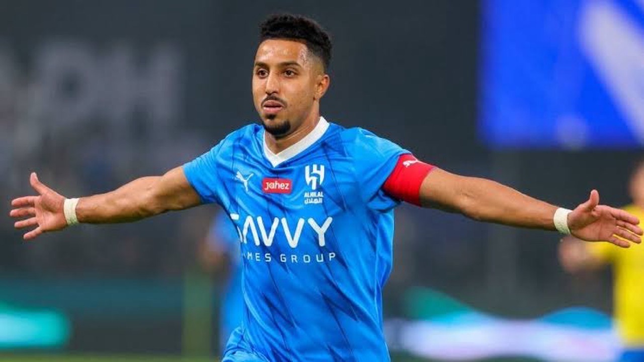 سالم الدوسري يتوج بجائزة أفضل لاعب في آسيا