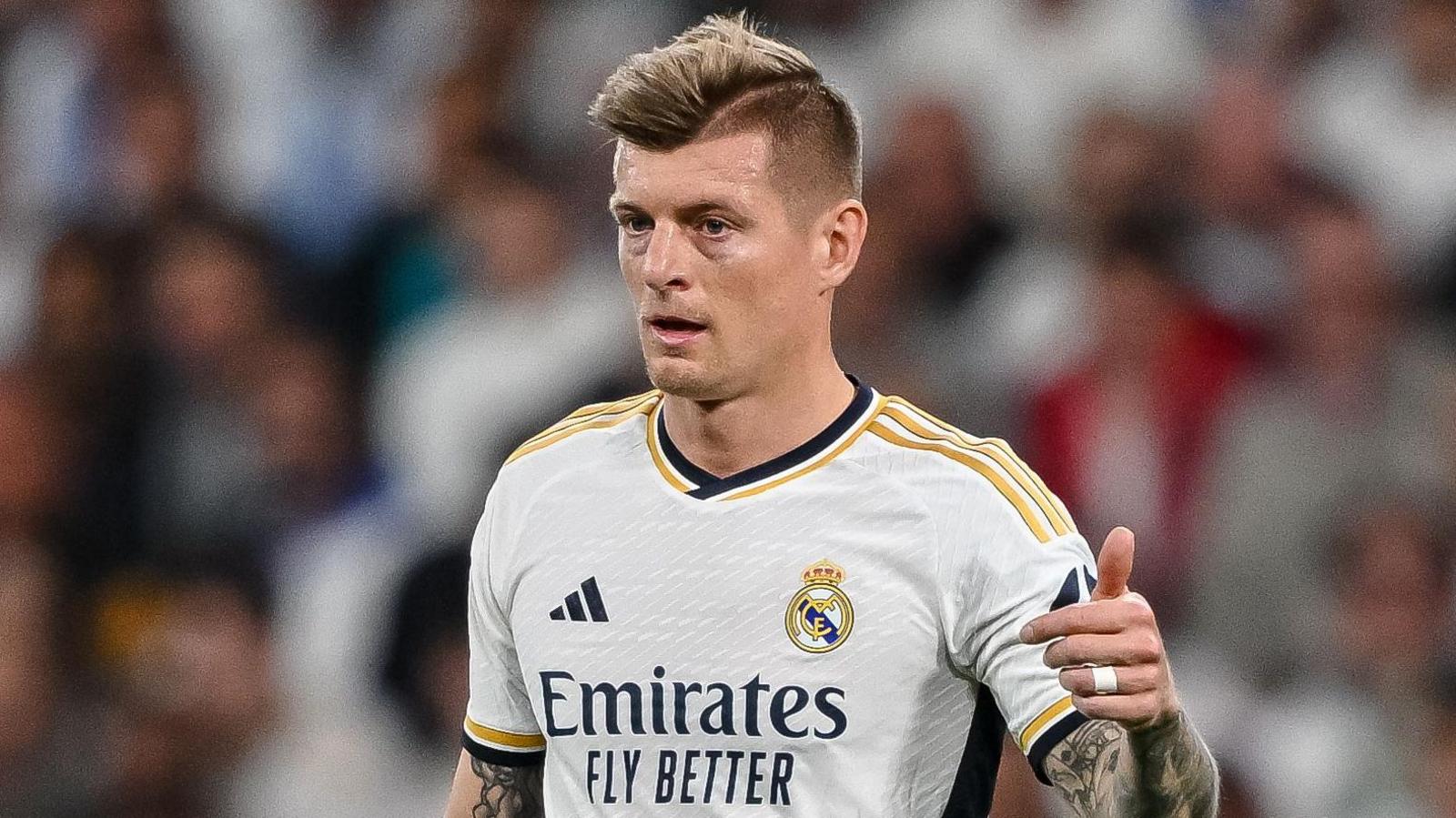 نجم ريال مدريد السابق: سعيد بإنتصار الكلاسيكو 