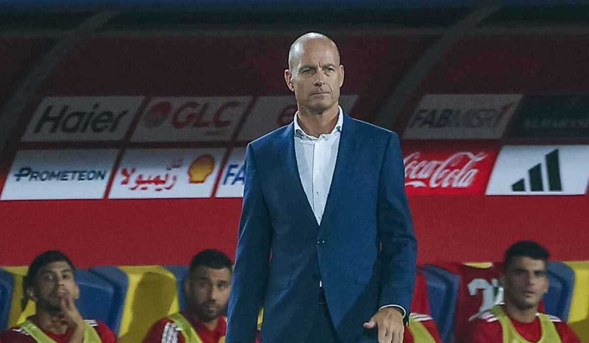 توروب يطلب تدعيم 3 مراكز في الأهلي