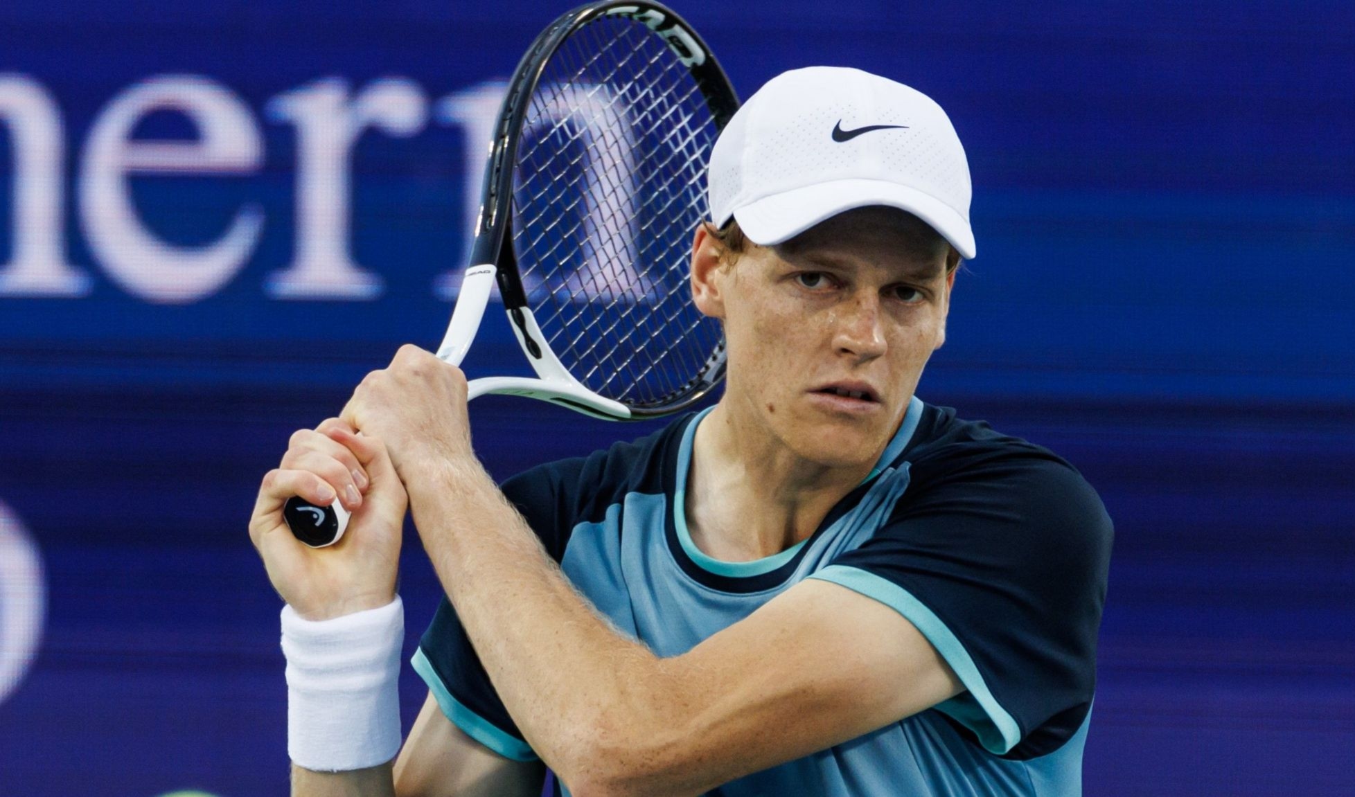 مواجهة نارية مرتقبة بين سينر وأوجيه-ألياسيم في نهائي باريس للتنس | شاهد