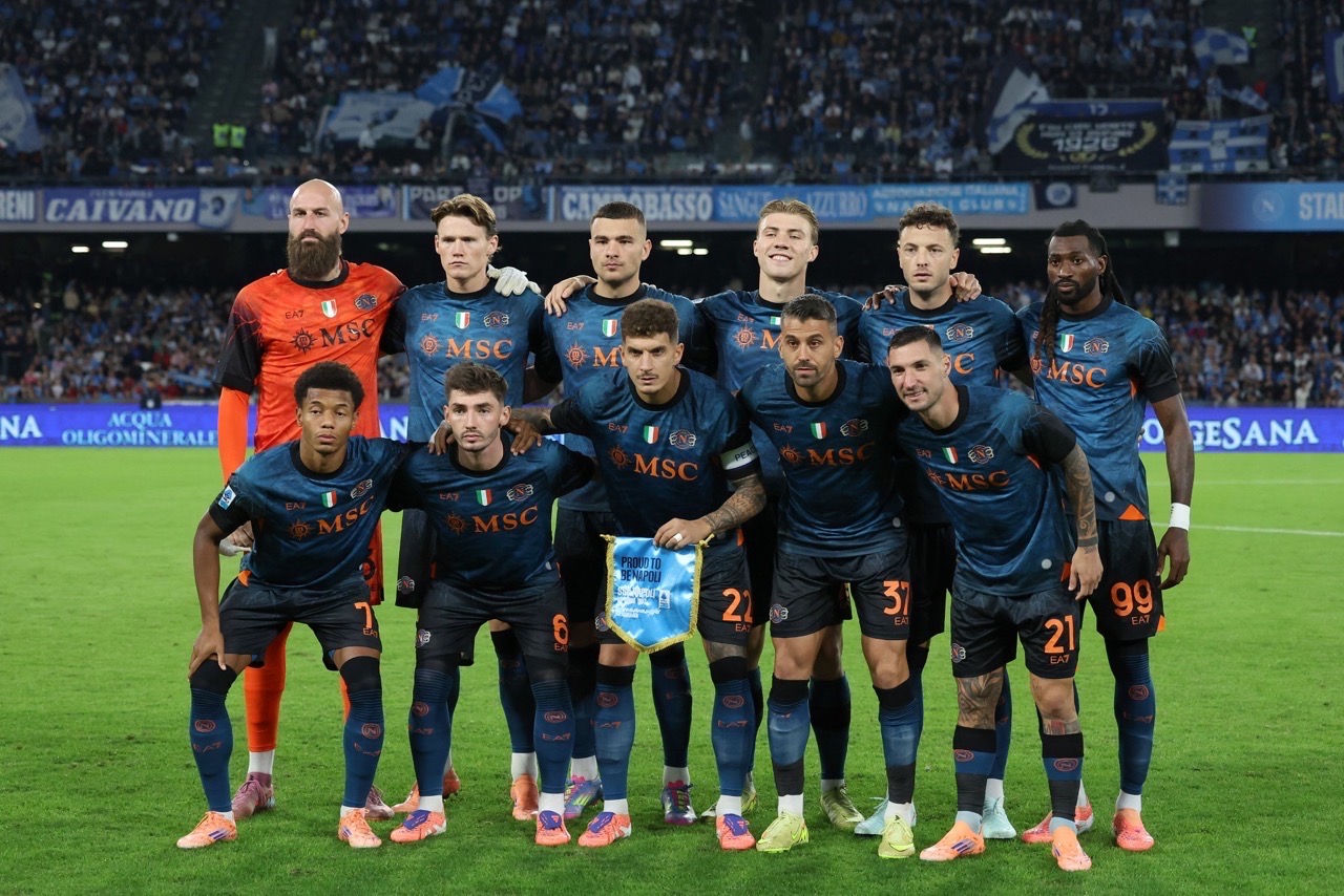 نابولي مهدد بفقدان صدارة الكالشيو بعد تعثره أمام كومو