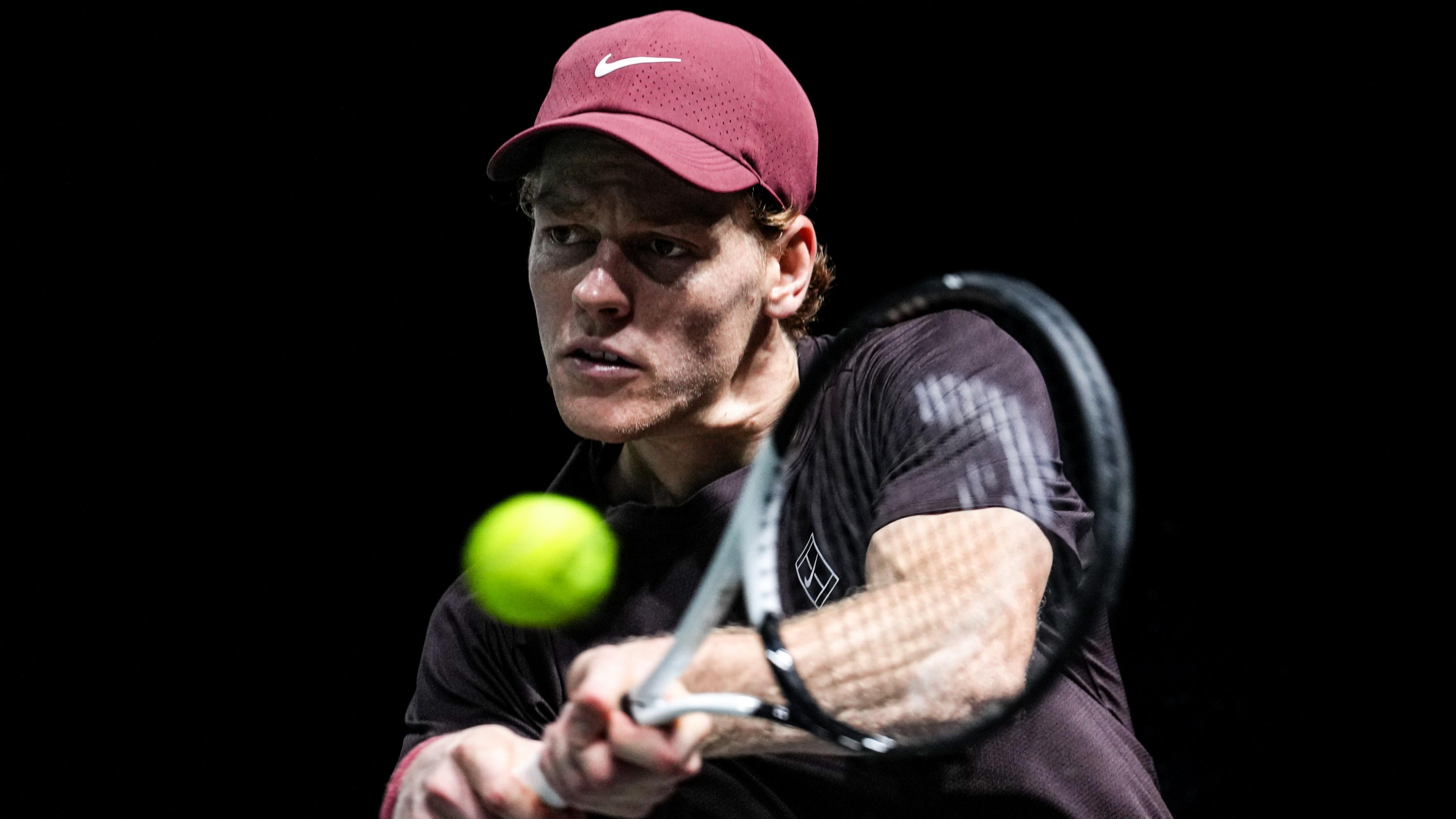 يانيك سينر يتوج بلقب باريس ماسترز بعد الفوز على ألياسيم في النهائي| شاهد