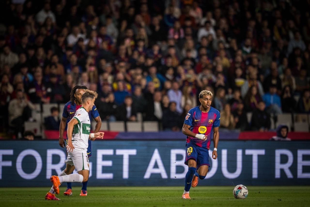 برشلونة يتجاوز هزيمة الكلاسيكو بالفوز على إليتشي