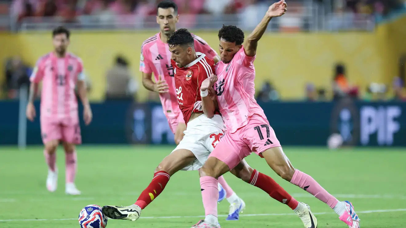 طاهر: نبحث عن أولى الألقاب بعهد توروب