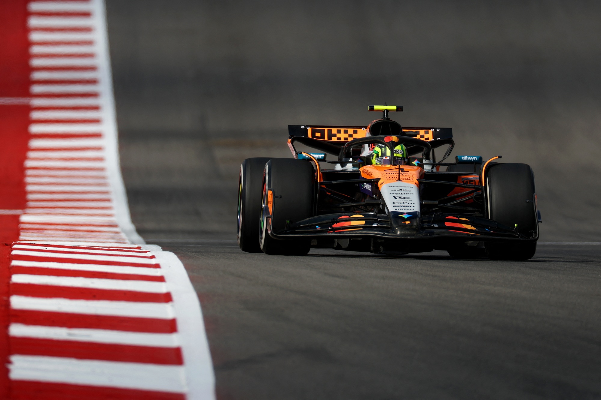 فورمولا 1... نوريس يخطف صدارة التجارب التأهيلية للسبرينت في البرازيل أمام ثنائي مرسيدس | شاهد