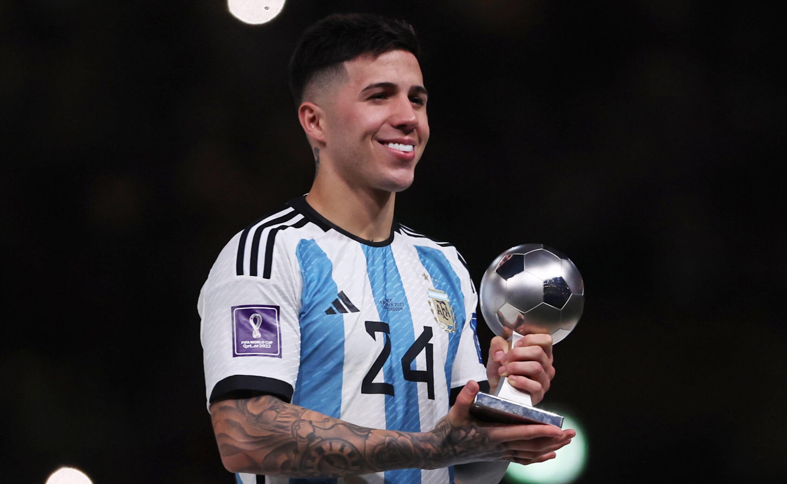 فيرنانديز يؤكد غيابه عن معسكر الأرجنتين