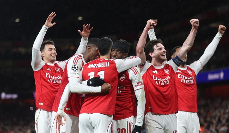 آرسنال يؤمن مكانه في نصف نهائي دوري الأبطال