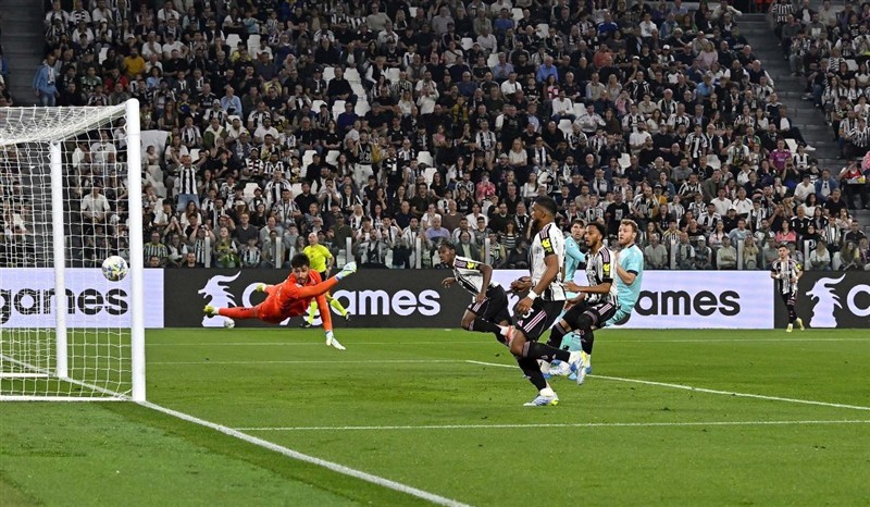 يوفي يحقق فوزه الثالث على التوالي بثنائية في شباك بولونيا 