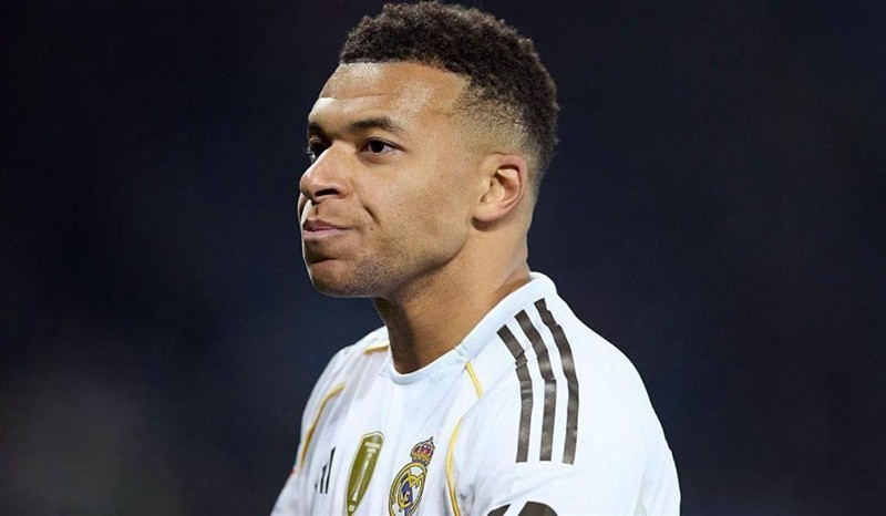 أنباء عن إنتهاء موسم مبابي