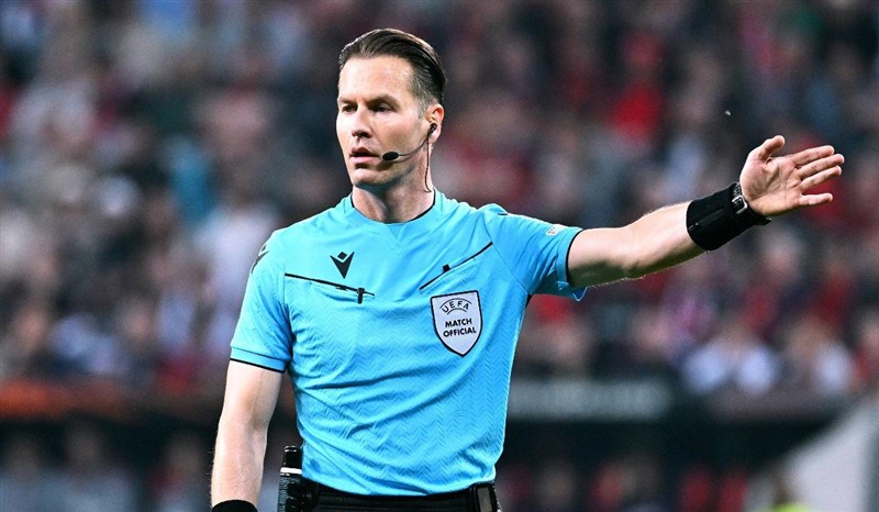 الهولندي ماكيلي حكما لقمة أتلتيكو وآرسنال يوم الأربعاء