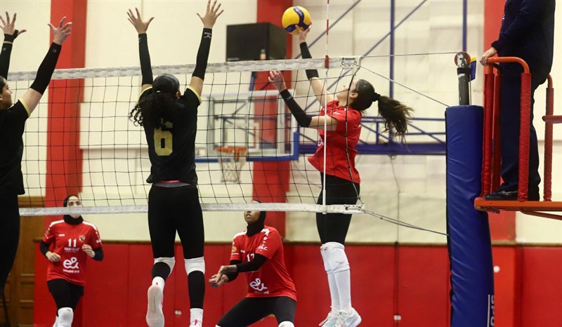 الأهلي يهزم مايو ويحقق انتصاره الثاني في بطولة أفريقيا للطائرة