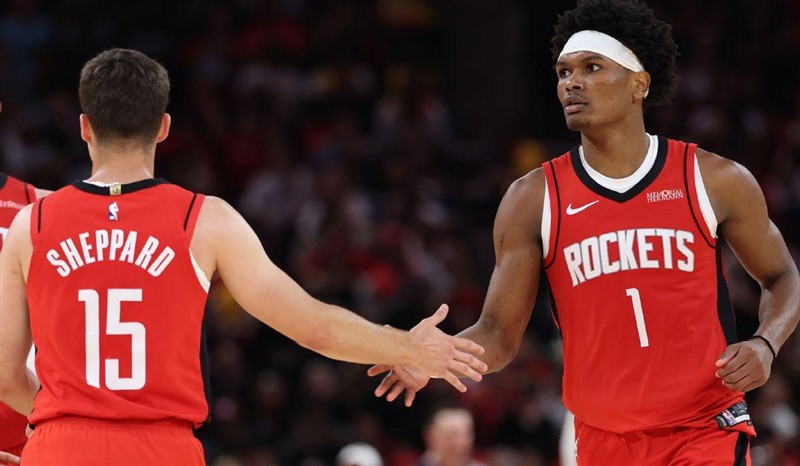 روكتس يؤجل الحسم أمام ليكرز