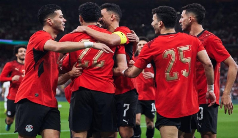 طاقم حكام جزائرى لودية مصر وروسيا