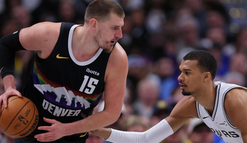 من الأقرب للـMVP؟ مقارنة قوية بين نجوم الـNBA