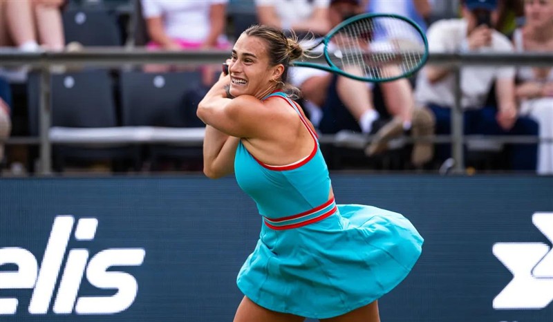 سابالينكا تنسحب من شتوتجارت للتنس بسبب الإصابة