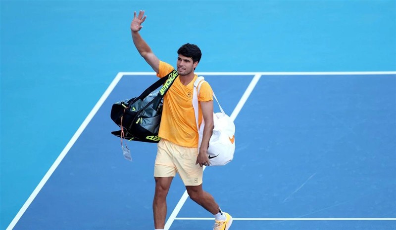 ألكاراز ينسحب من بطولة برشلونة للتنس بسبب إصابة في المعصم