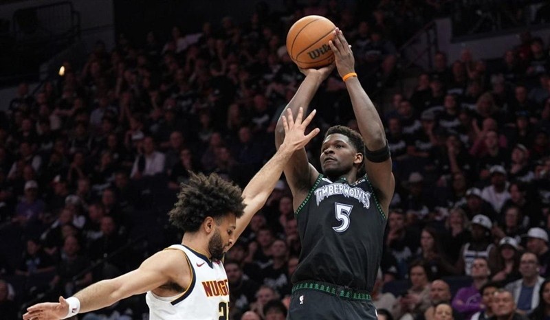 NBA... مينيسوتا يقترب من التأهل بعد إسقاط دنفر والتقدم 3-1 في البلاي اوف