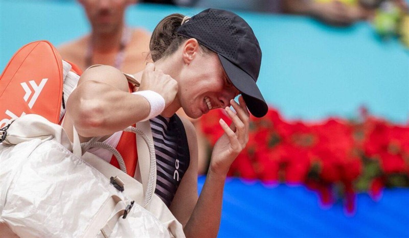 المرض يجبر شفيونتيك على الانسحاب من بطولة مدريد للتنس