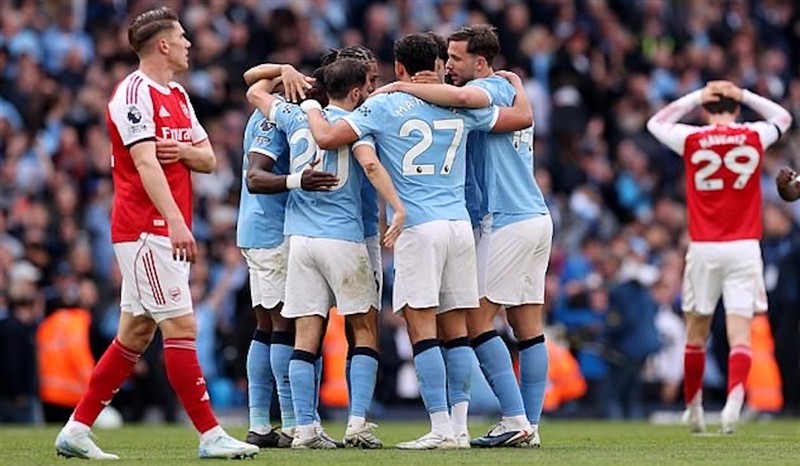 سيتي يشعل الصراع على لقب البريميرليج بفوزه على آرسنال 