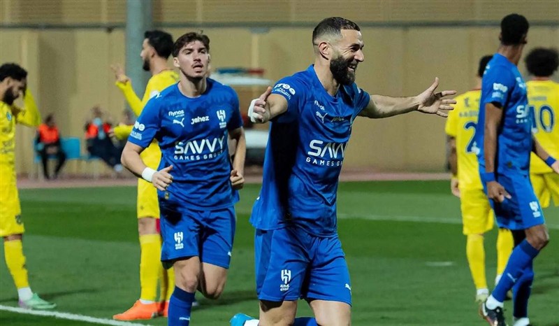 فوز جديد يقرب الهلال من المتصدر النصر 