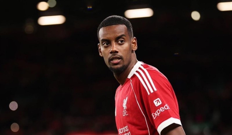 رسميا: إيزاك ينضم لقائمة ليفربول لمواجهة سان جيرمان
