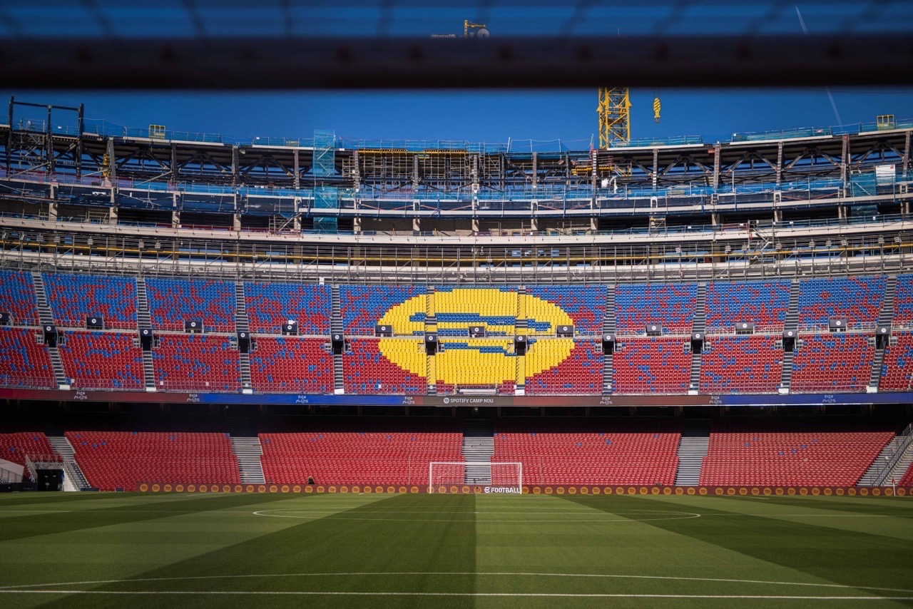 برشلونة يحتفل بالعودة للكامب نو بالقفز إلى الصدارة مؤقتا 