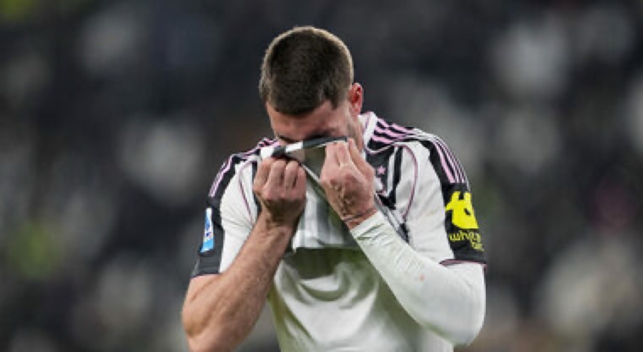 يوفنتوس يعلن إصابة دوشان فلاهوفيتش