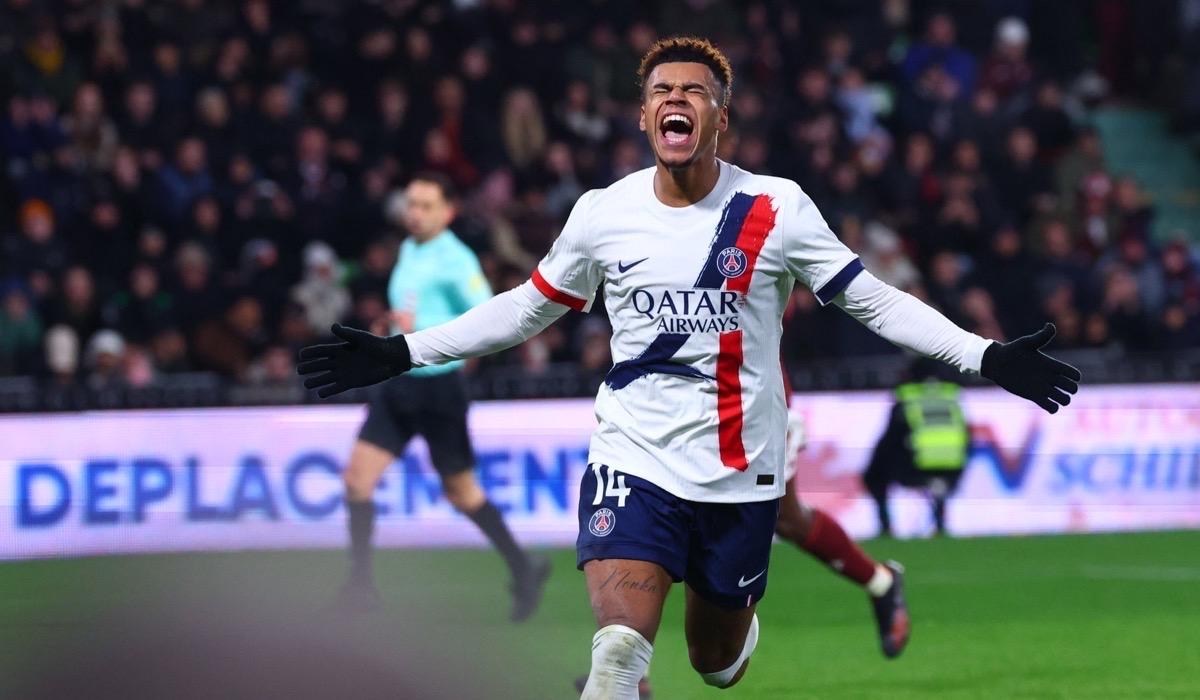 بي إس جي يصعد مؤقتا لصدارة الدوري الفرنسي