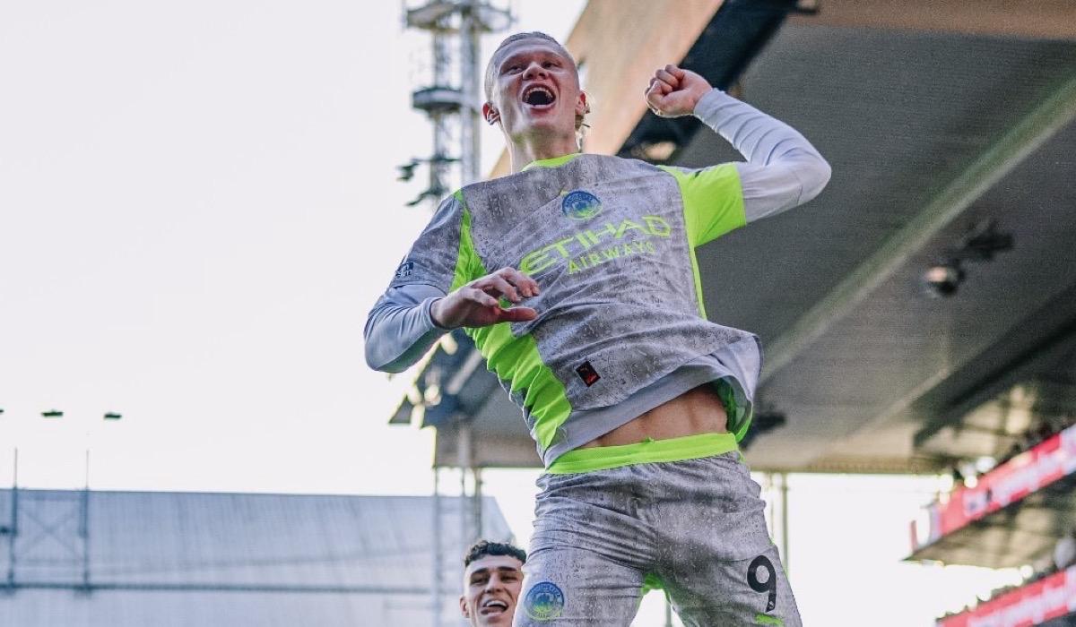 مان سيتي يهزم بالاس ويواصل الضغط على آرسنال