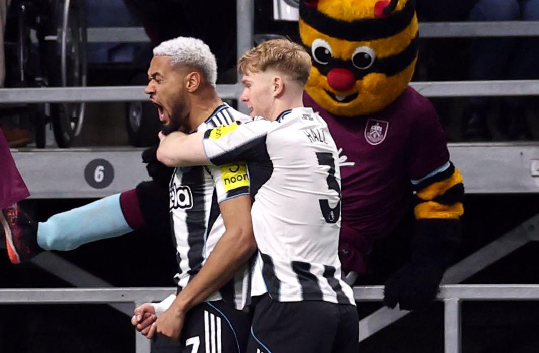 نيوكاسل يهزم بيرنلي ويقفز للمركز العاشر