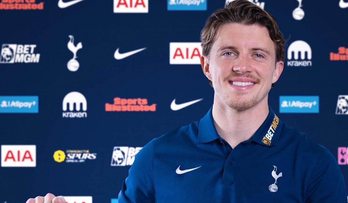 رسميا: توتنهام يضم كونور جالاجير