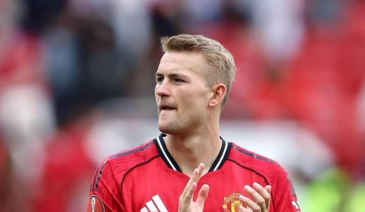 آمال لحاق دي ليخت بالديربي تتلاشى