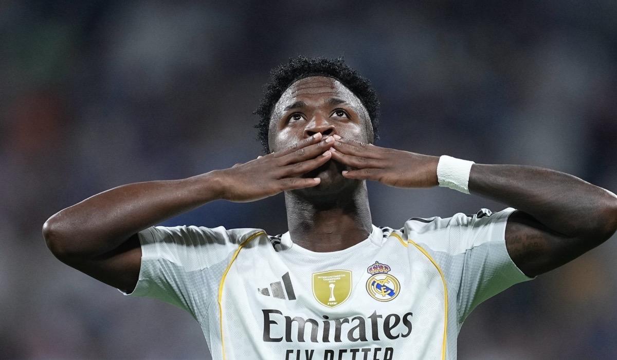 فينيسيوس: أتمنى البقاء طويلا مع ريال مدريد