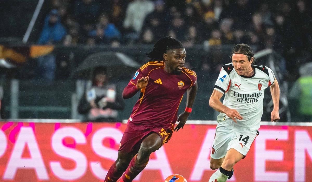 روما يفرض تعادلا إيجابيا على ميلان 