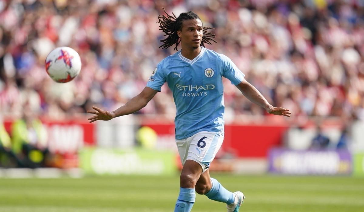 ميلان يسابق الزمن لضم مدافع جديد