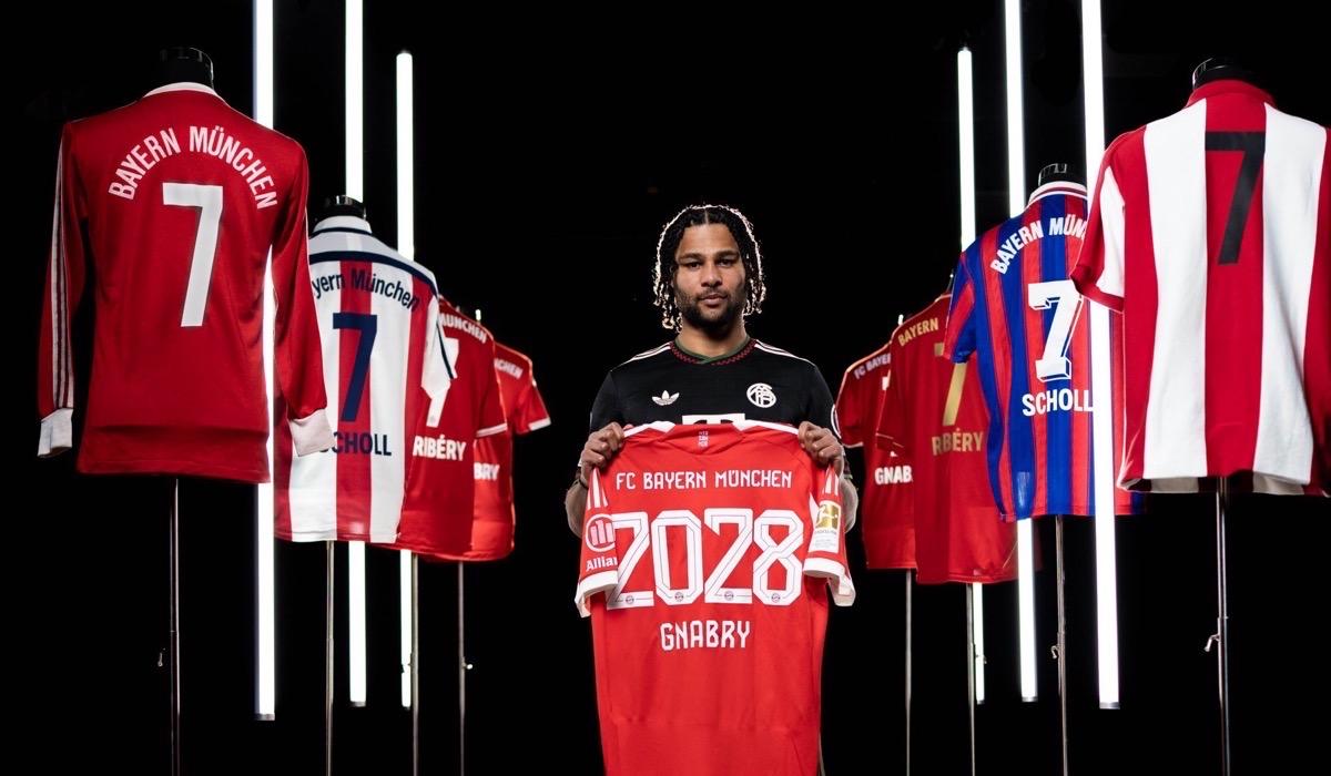 رسميا: بايرن ميونيخ يجدد عقد جنابري