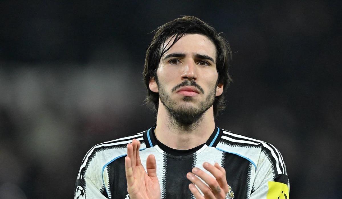 وكيل تونالي: ساندرو قد يرحل عن نيوكاسل في الصيف