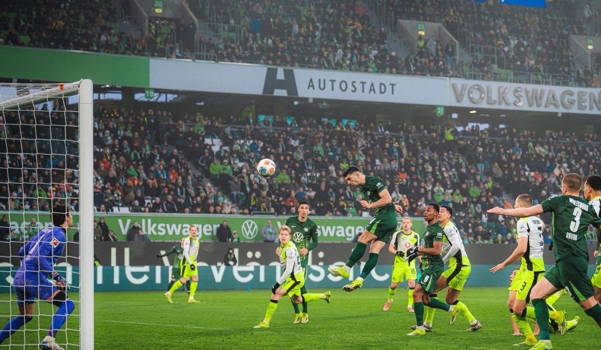 دورتموند يواصل مطاردة بايرن ميونيخ