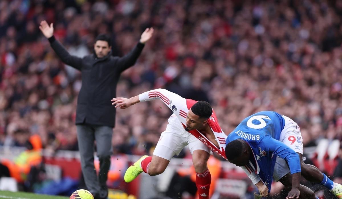 المتصدر آرسنال يواصل إكتساح منافسيه في البريميرليج