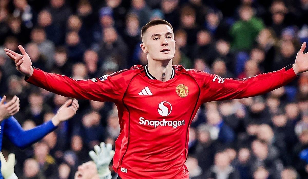 شيشكو: أنا هنا لمساعدة مانشستر يونايتد