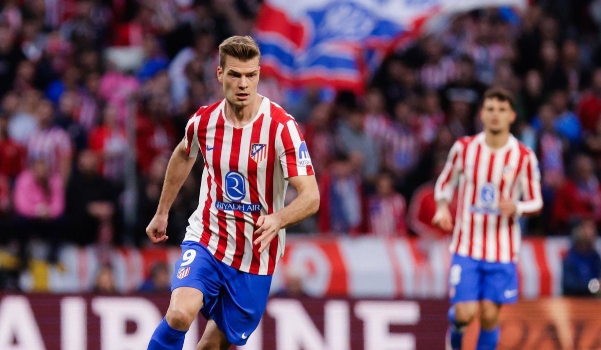 سورلوث يقود أتلتيكو للتأهل لثمن نهائي الأبطال